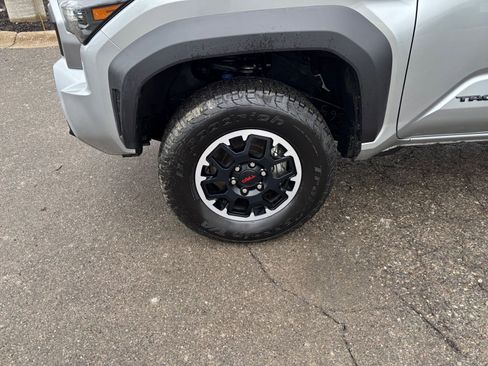 Used 2025 Toyota Tacoma SR image 28