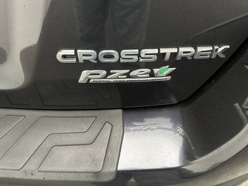 Used 2017 Subaru Crosstrek 2.0i Premium AWD/4WD image 12