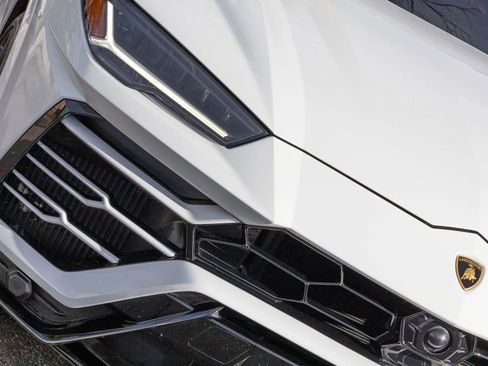 Used 2022 Lamborghini Urus image 10