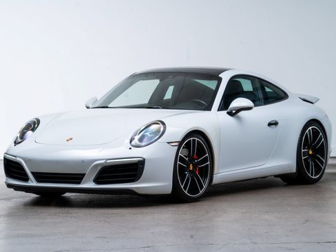 Used 2017 Porsche 911 Carrera S RWD image 3