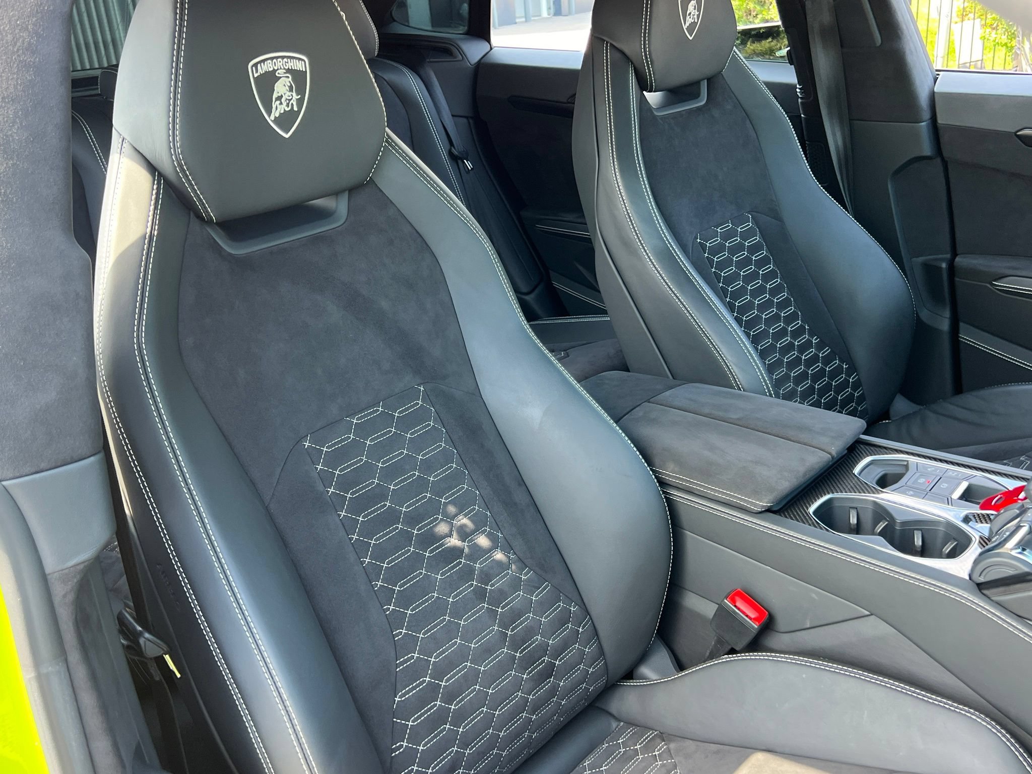 Used 2022 Lamborghini Urus AWD/4WD image 20
