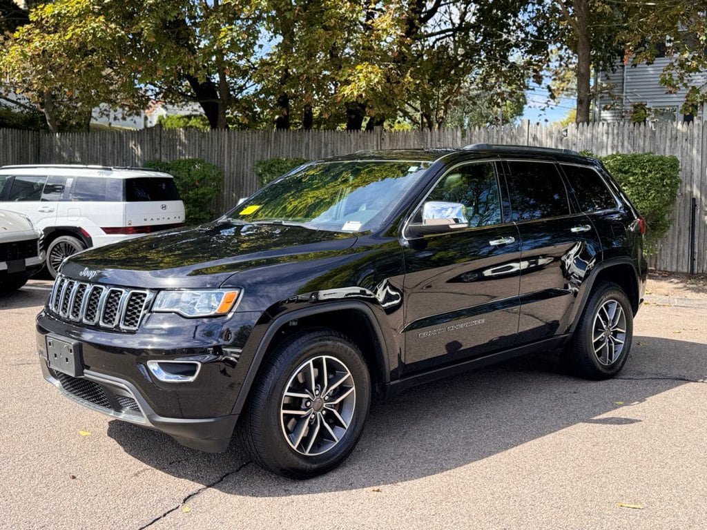 Used 2021 Jeep Grand Cherokee Limited AWD/4WD image 2