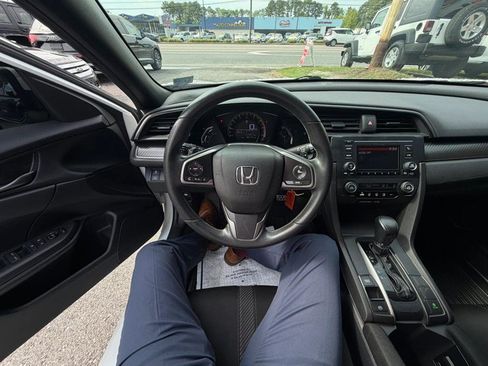 Used 2017 Honda Civic Sport image 18
