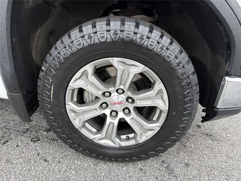 Used 2025 GMC Sierra 1500 SLT AWD/4WD image 11