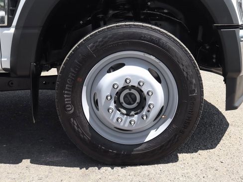 Used 2024 Ford F450 XL w/ XL Chrome Package image 41