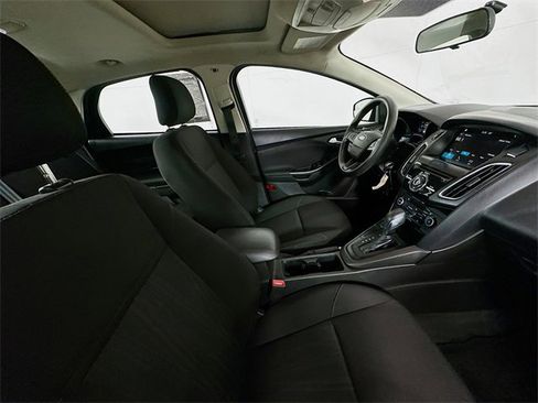 Used 2018 Ford Focus SEL image 28