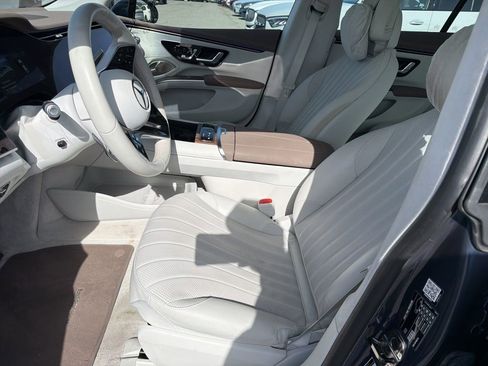 Used 2023 Mercedes-Benz EQS 580 4MATIC Sedan image 8