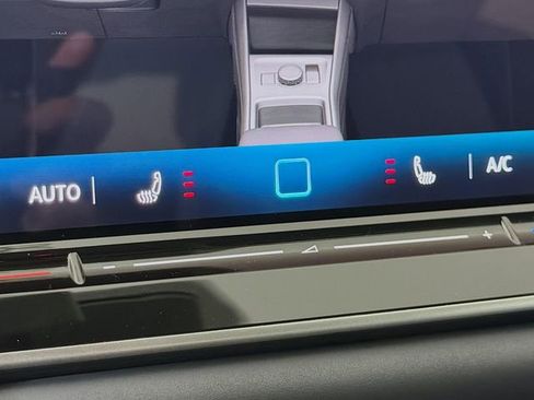 New 2026 Volkswagen Tiguan SE FWD image 20