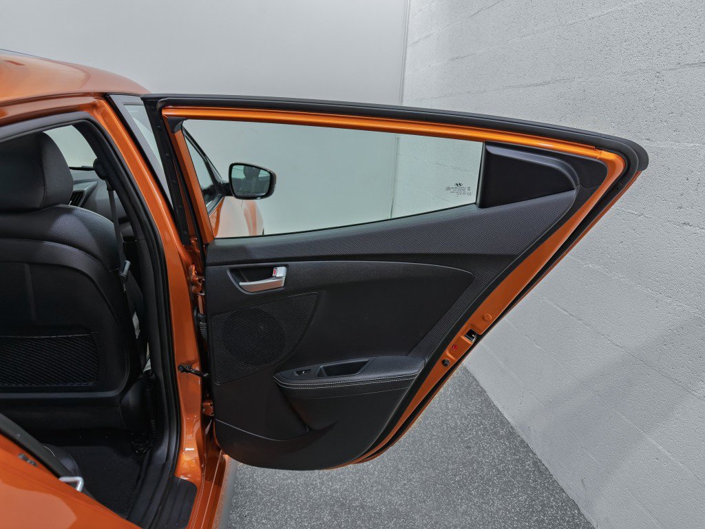Used 2016 Hyundai Veloster Turbo w/ Option Group 04 FWD image 16