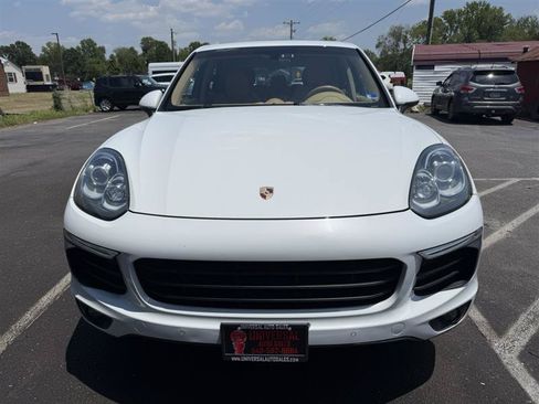 Used 2016 Porsche Cayenne AWD/4WD image 2