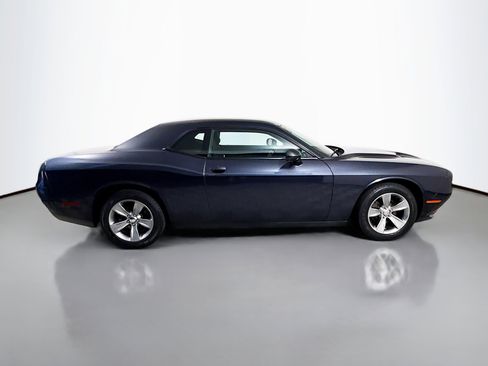 Used 2016 Dodge Challenger SXT image 11