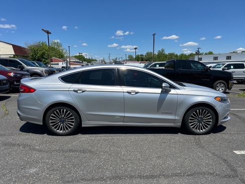Certified 2017 Ford Fusion Titanium FWD image 4
