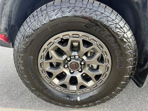 Certified 2022 Nissan Frontier PRO-4X w/ Pro-4X Premium Package image 8