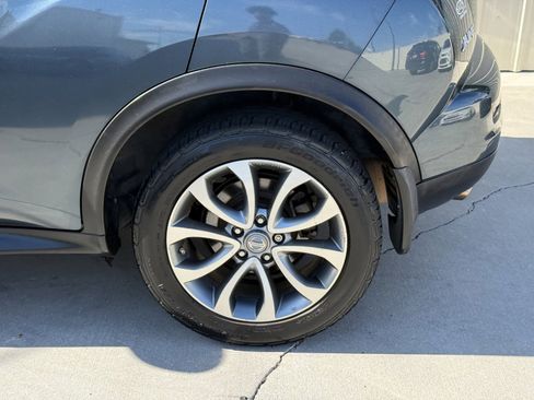 Used 2013 Nissan Juke SL FWD image 11