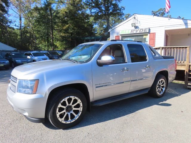 Used 2010 Chevrolet Avalanche LTZ AWD/4WD image 1