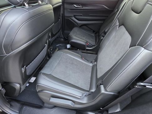 New 2025 Jeep Grand Cherokee L Altitude AWD/4WD image 10