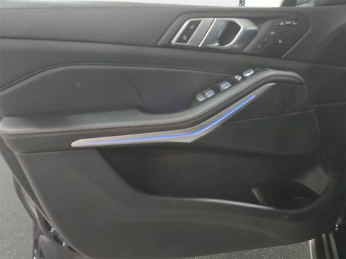 Used 2023 BMW X7 xDrive40i w/ M Sport Package image 23