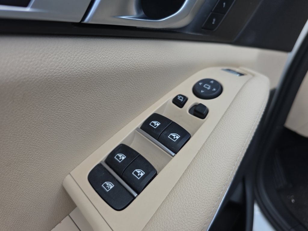 Used 2022 BMW X5 xDrive40i w/ Premium Package AWD/4WD image 21
