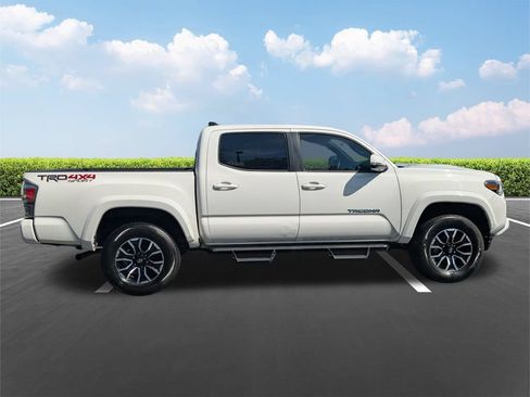 Used 2023 Toyota Tacoma TRD Sport w/ Advanced Technology Package AWD/4WD image 3