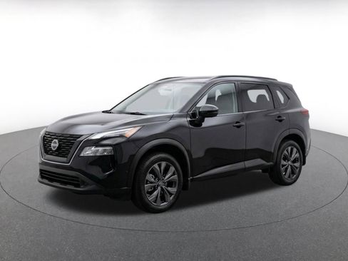 Used 2025 Nissan Rogue SV AWD/4WD image 3