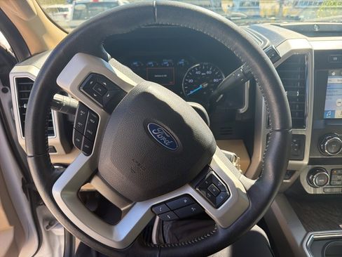 Used 2019 Ford F350 Lariat w/ Tow Technology Bundle image 5