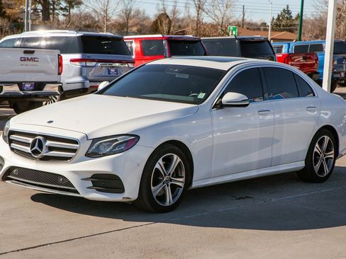 Used 2018 Mercedes-Benz E 300 4MATIC image 9