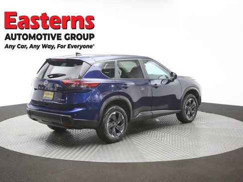 Used 2024 Nissan Rogue SV AWD/4WD image 40