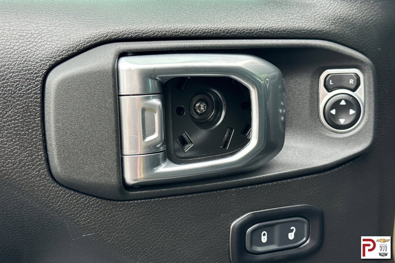 Used 2025 Jeep Wrangler Unlimited Sport AWD/4WD image 13