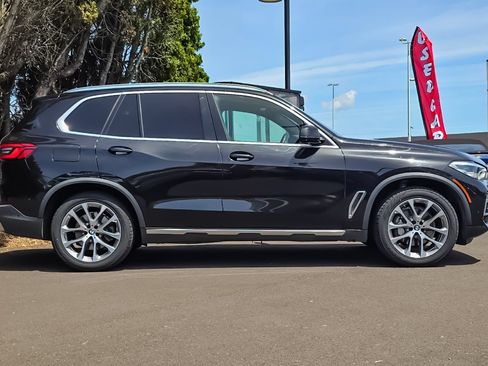 Used 2019 BMW X5 xDrive40i w/ Convenience Package AWD/4WD image 2