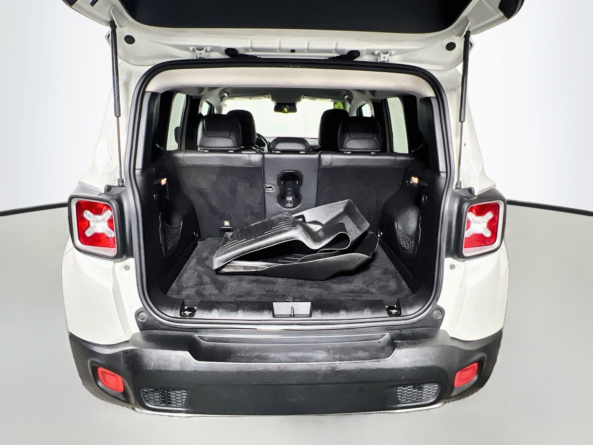 Used 2016 Jeep Renegade Limited FWD image 34