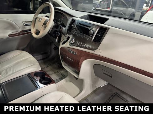 Used 2013 Toyota Sienna XLE image 4