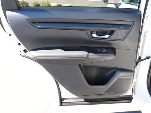 Used 2025 Honda CR-V Sport image 13