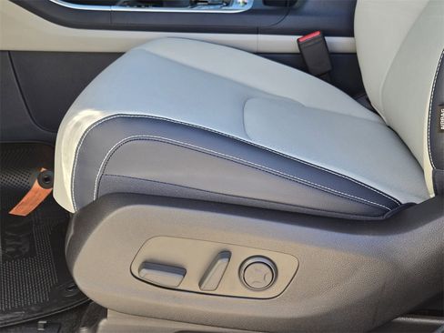 New 2026 Kia Carnival SX Prestige image 17