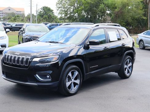 Used 2019 Jeep Cherokee Limited AWD/4WD image 5