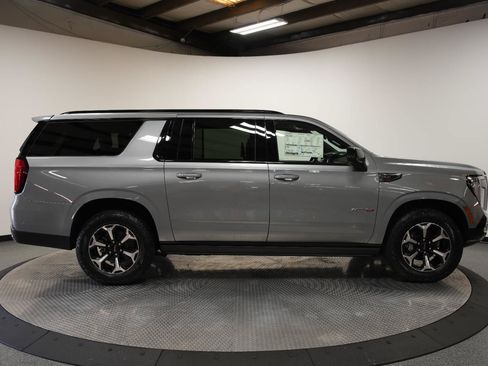 New 2026 GMC Yukon XL AT4 w/ AT4 Premium Plus Package AWD/4WD image 11