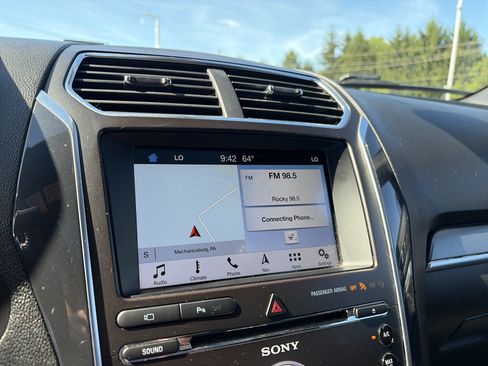 Used 2018 Ford Explorer Sport w/ Equipment Group 401A AWD/4WD image 38