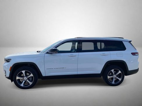 Used 2023 Jeep Grand Cherokee L Limited AWD/4WD image 6