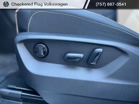 New 2026 Volkswagen Atlas SE image 24