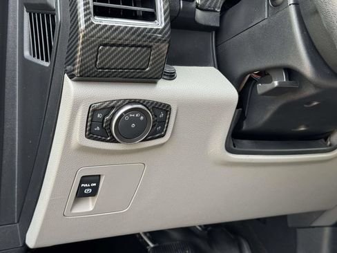 Used 2018 Ford F150 XLT AWD/4WD image 9