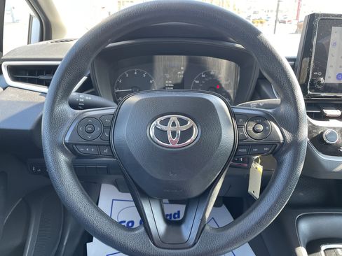 Used 2025 Toyota Corolla LE image 11