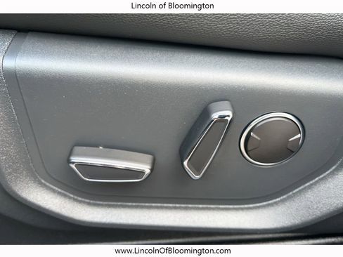 Used 2022 Ford Expedition Max Limited image 32