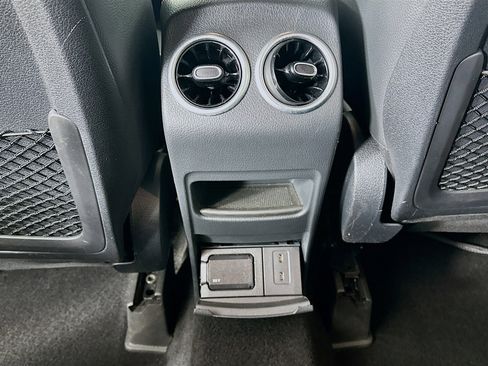 Certified 2023 Mercedes-Benz GLB 35 AMG 4MATIC image 33