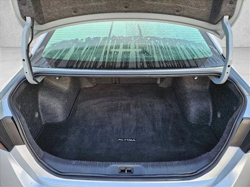 Used 2024 Nissan Altima 2.5 SV image 6