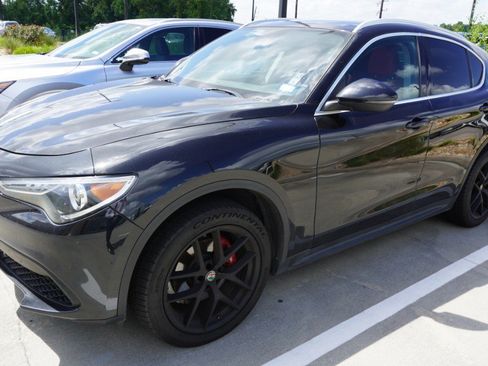 Used 2018 Alfa Romeo Stelvio AWD image 5