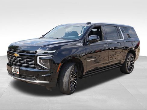 Certified 2026 Chevrolet Suburban High Country AWD/4WD image 11