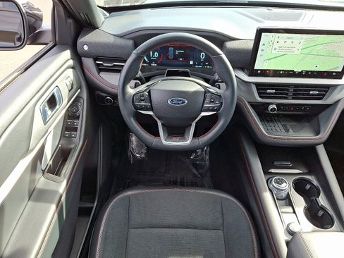 Used 2025 Ford Explorer ST image 11