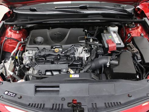 Used 2020 Toyota Camry SE image 10