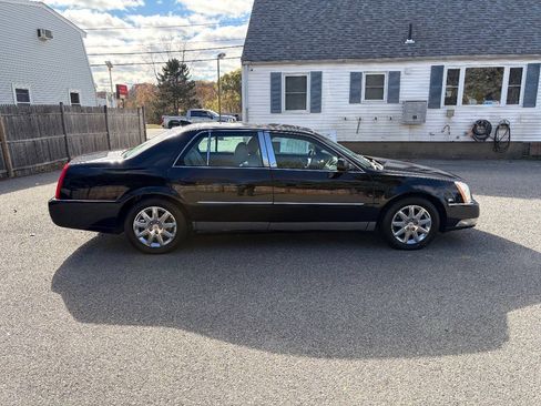 Used 2011 Cadillac DTS Premium w/ Driver Awareness Package FWD image 11