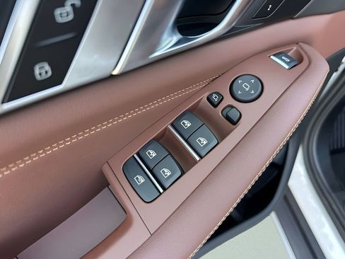 New 2026 BMW X5 sDrive40i image 12