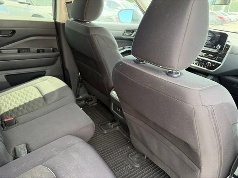 Used 2024 Nissan Pathfinder SV w/ Black Appearance Package FWD image 16